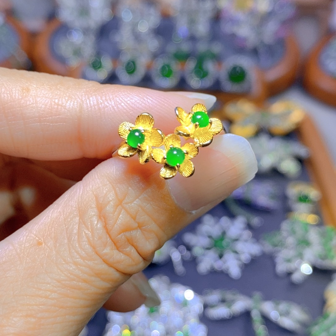 翡翠颈饰银S925镶嵌天然翡翠