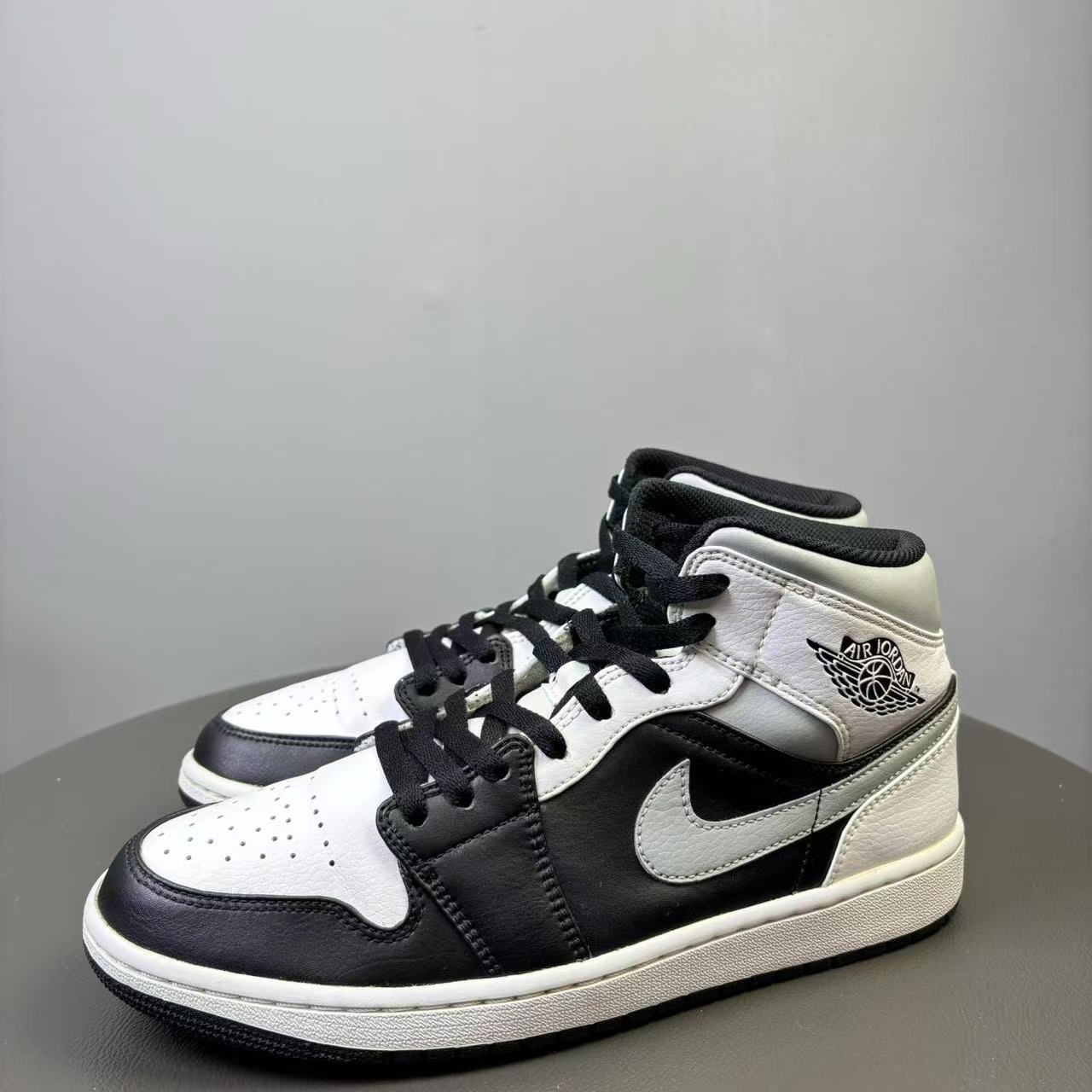 95新 AIR JORDAN 42.5码/内长270 AJ1黑白灰球鞋 非原盒