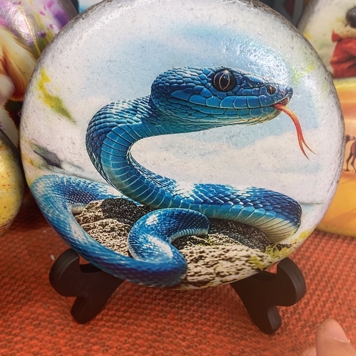 石材蛇摆件这么美