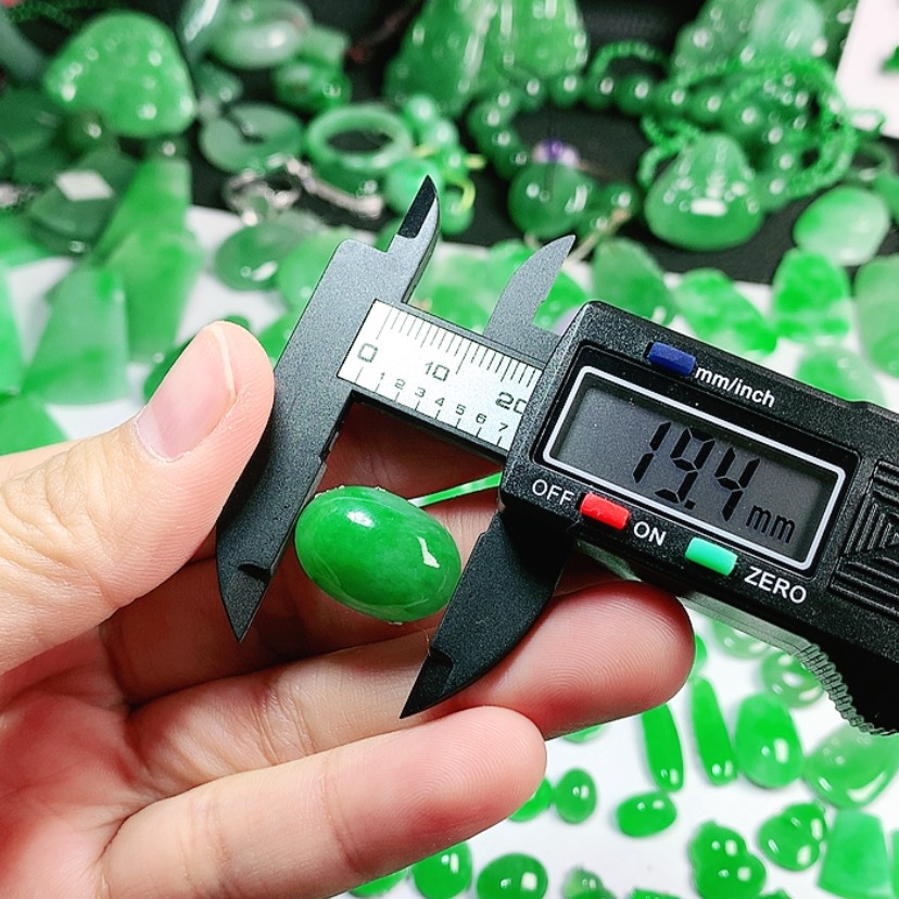 【闪购商品】翡翠颈饰未镶嵌人翡翠19.4*13.5*6.8