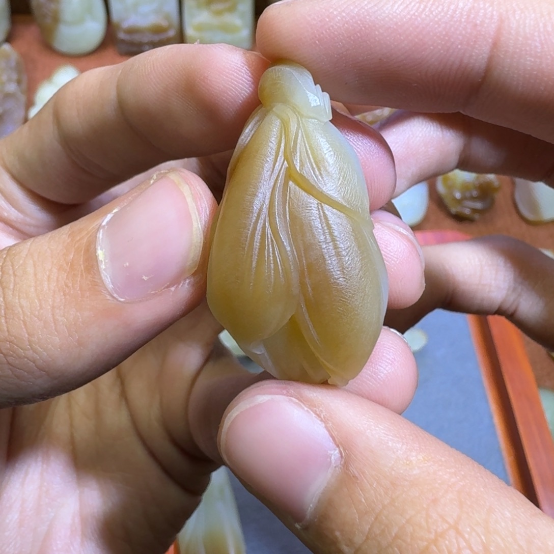 豆***饼和田玉未镶嵌颈饰