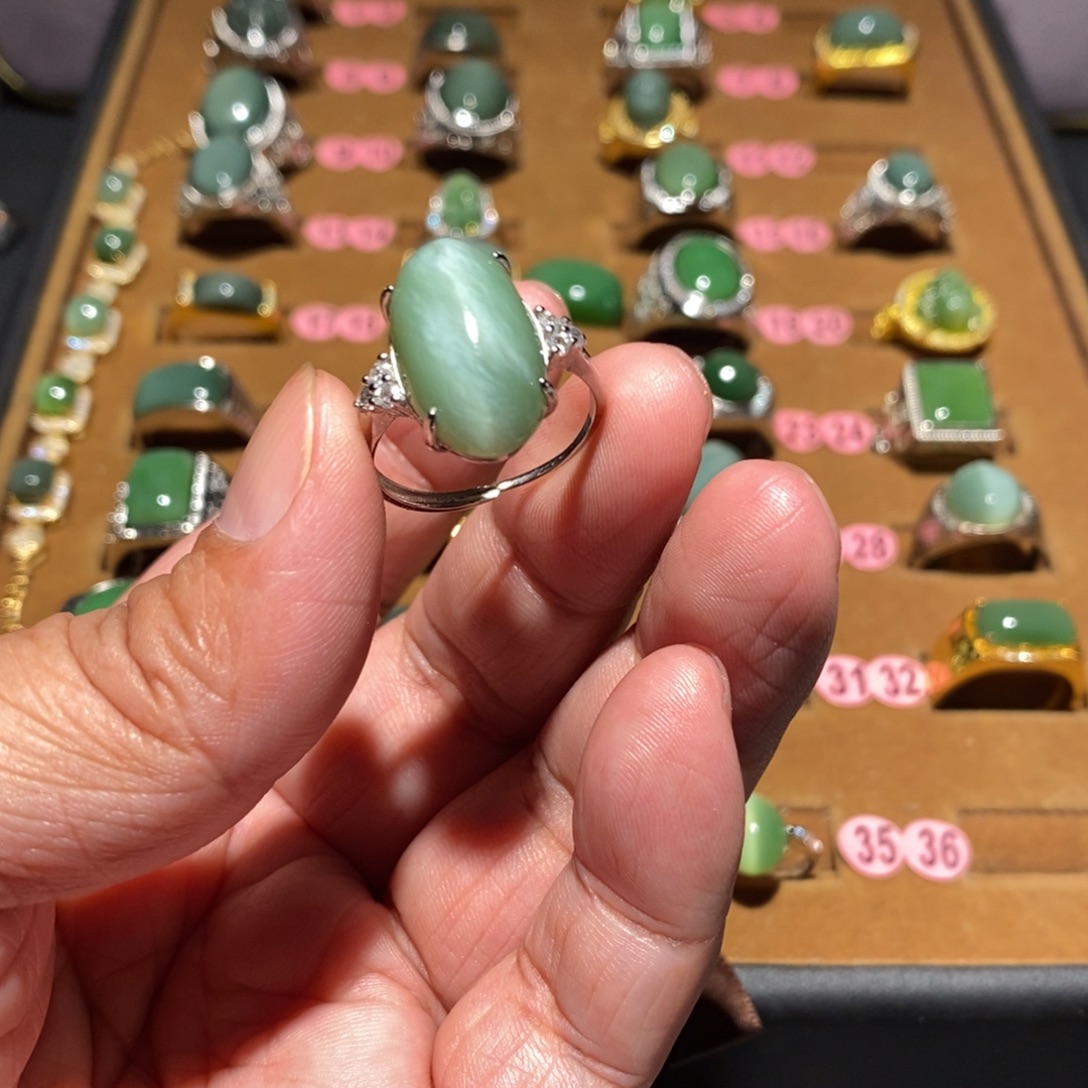 和田玉未镶嵌戒指