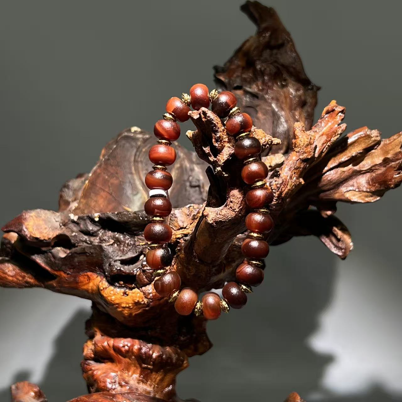 玛瑙手串2511080001