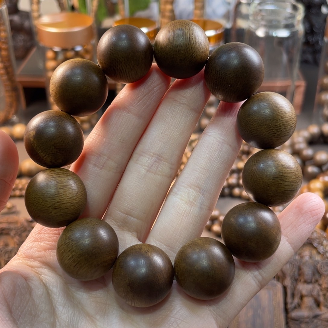 何***财沉香手串越南芽庄白奇楠