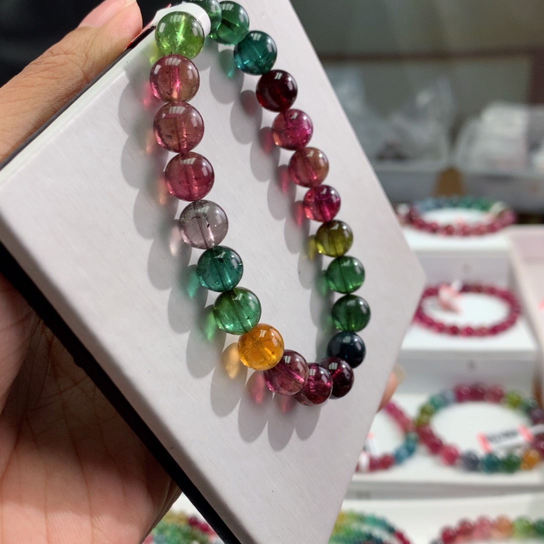 碧玺手链未镶嵌    8.8mm。