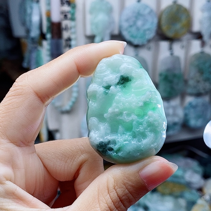 翡翠未镶嵌颈饰翡翠