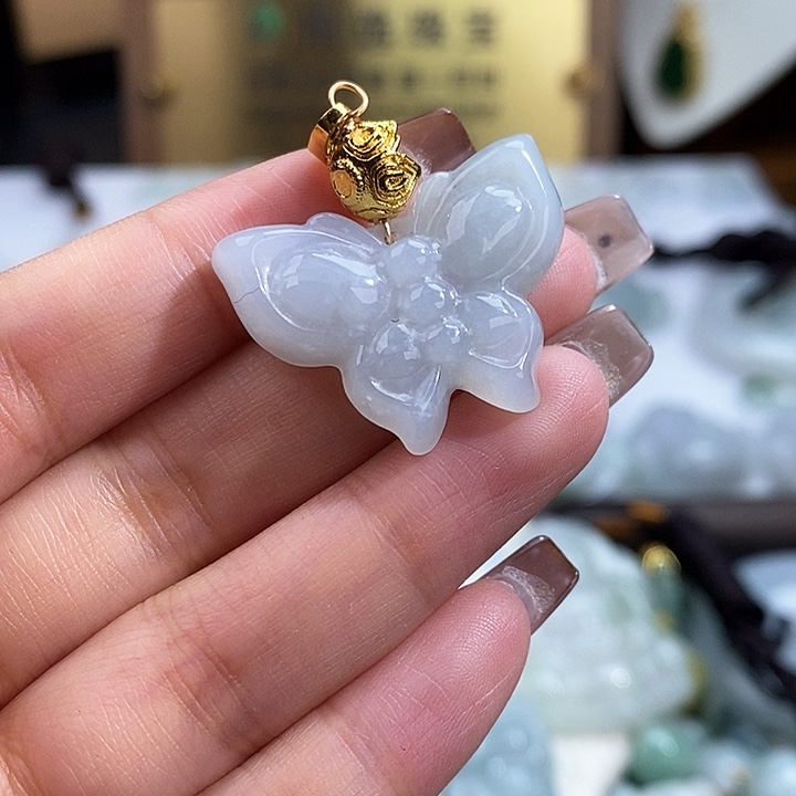 翡翠未镶嵌颈饰7604