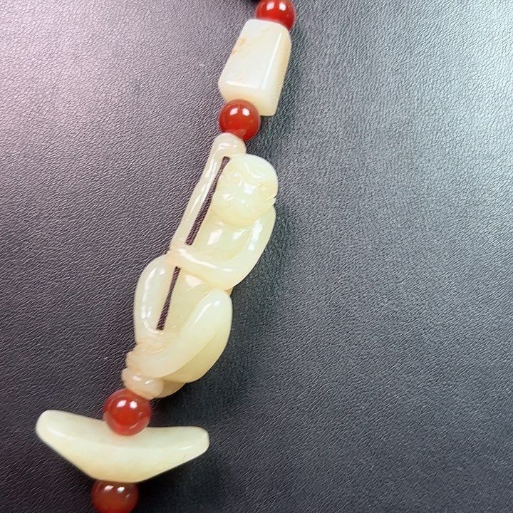 和田玉未镶嵌颈饰天***