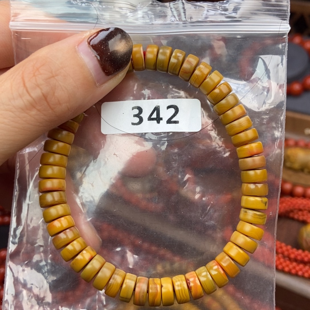 南红玛瑙未镶嵌手链