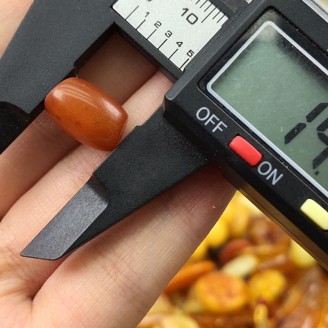 未镶嵌蜜蜡珠宝奇石