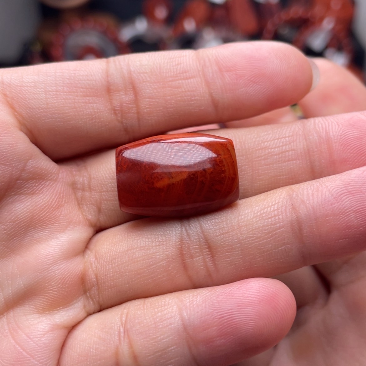 【闪购商品】未镶嵌妖火焰偏桶珠15mm南红玛瑙