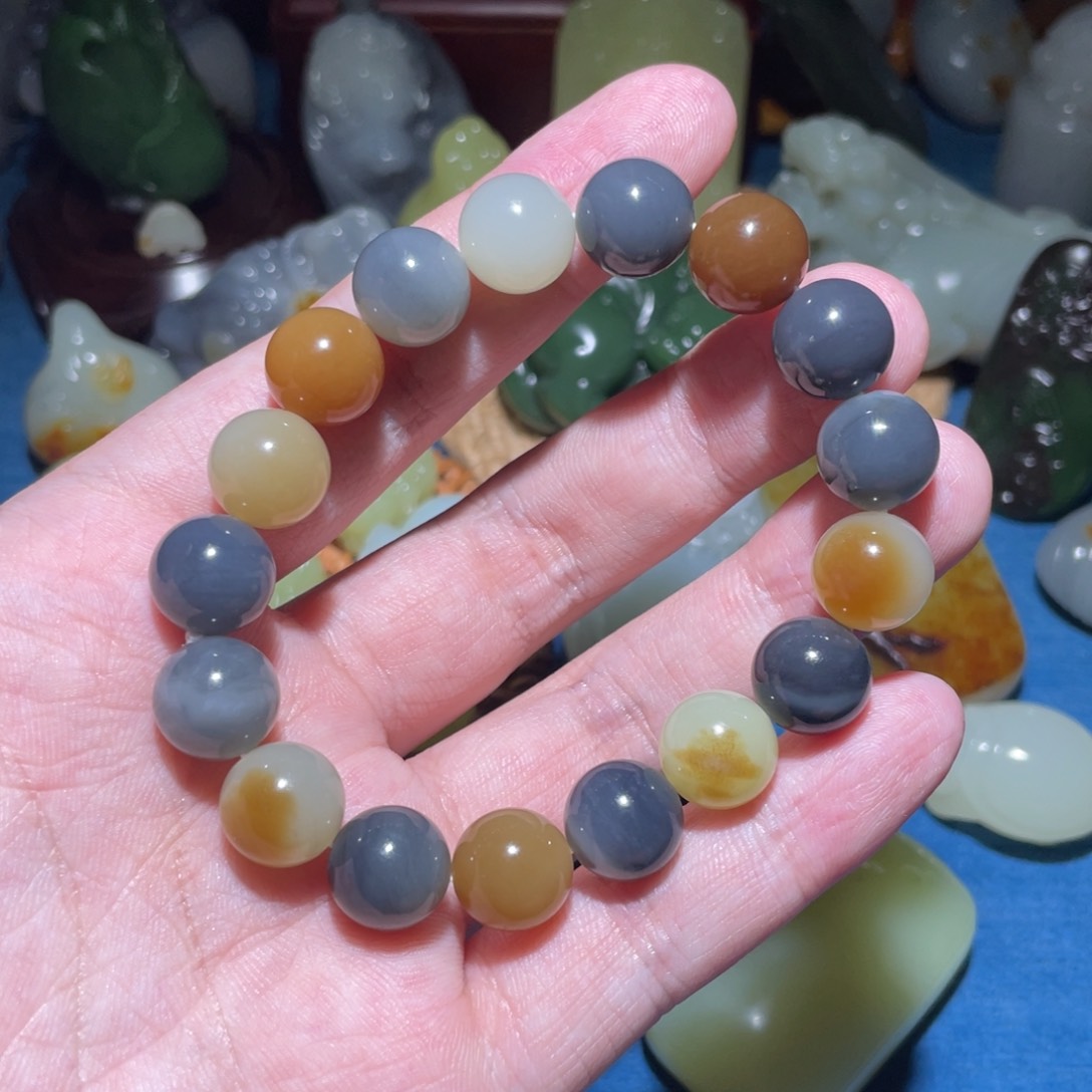 颈饰未镶嵌和田玉四*