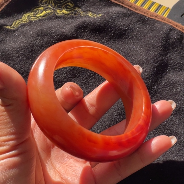 石英质玉（黄龙玉）手镯未镶嵌