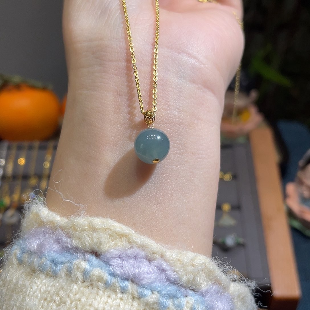 翡翠吊坠(不含链)18K金镶嵌卡9.5珠珠