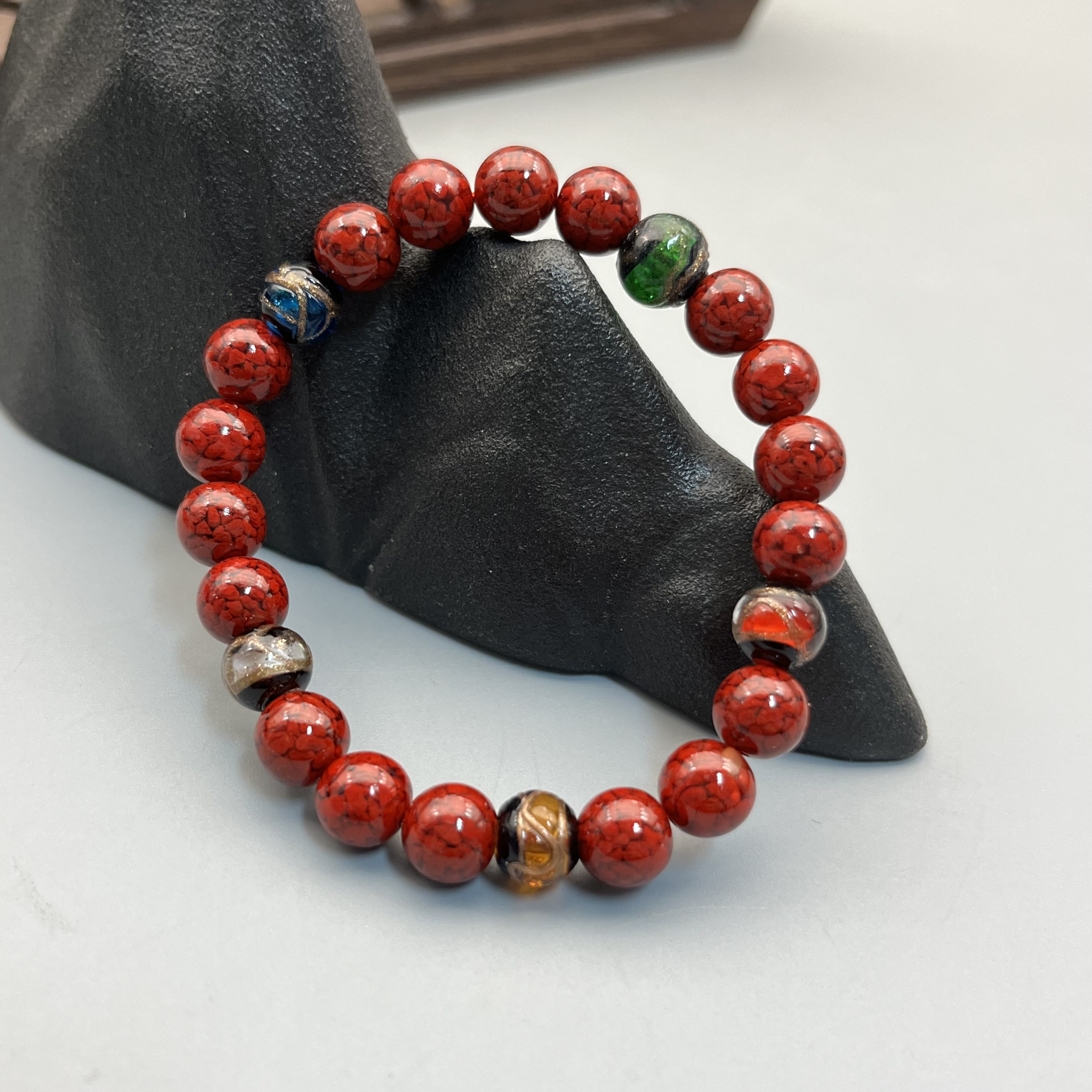 含辰砂工艺品8mm晶体砂朱砂配五颗琉璃设计款手链-01095
