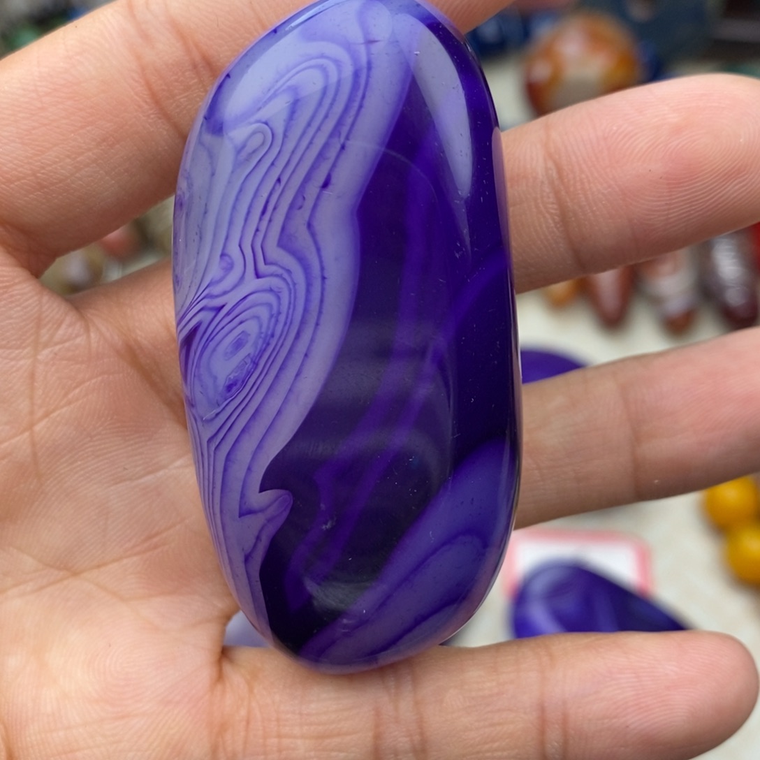 崔***牛玛瑙/玉髓未镶嵌颈饰