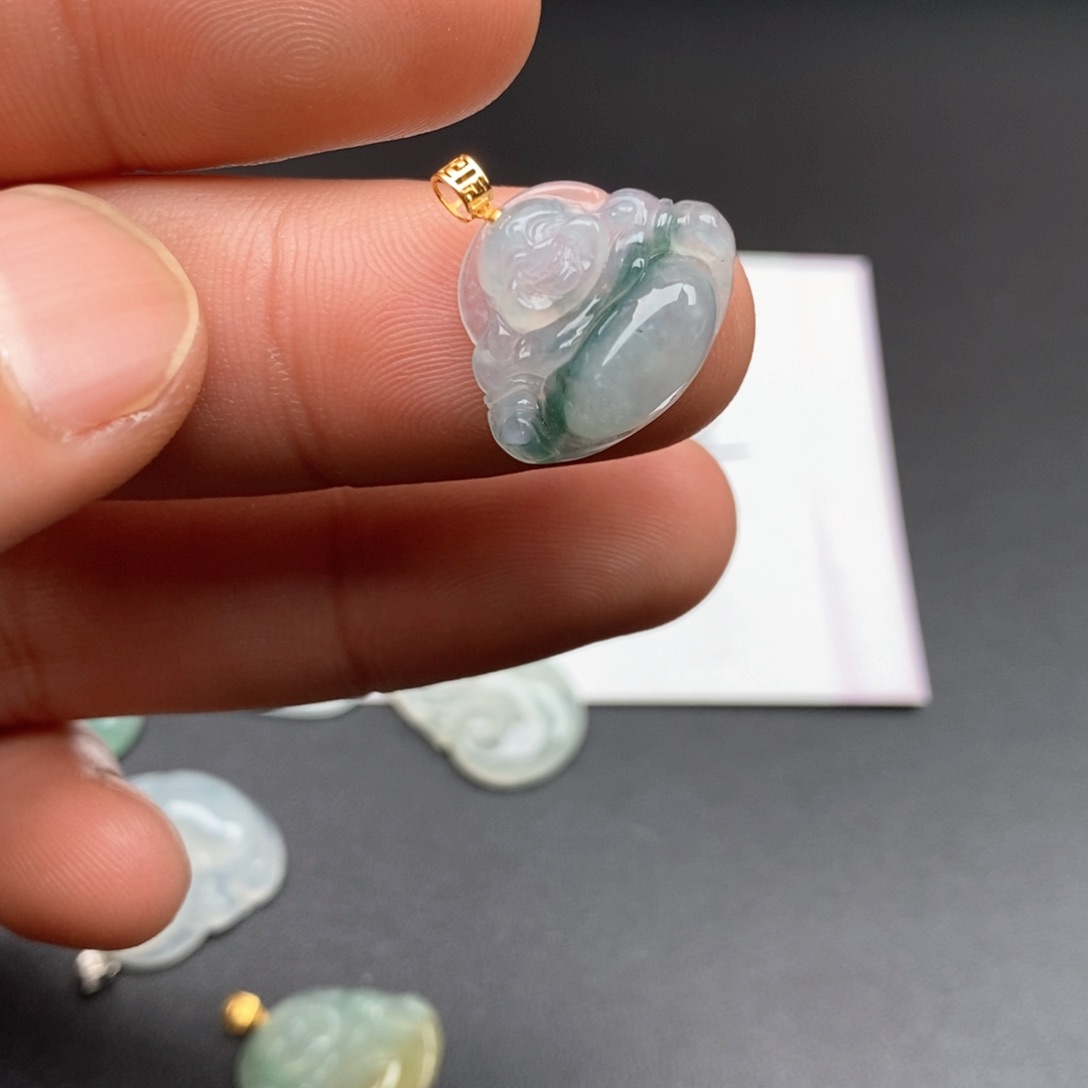 颈饰18K金镶嵌翡翠