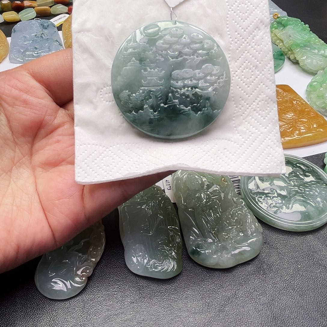 翡翠未镶嵌颈饰吊坠