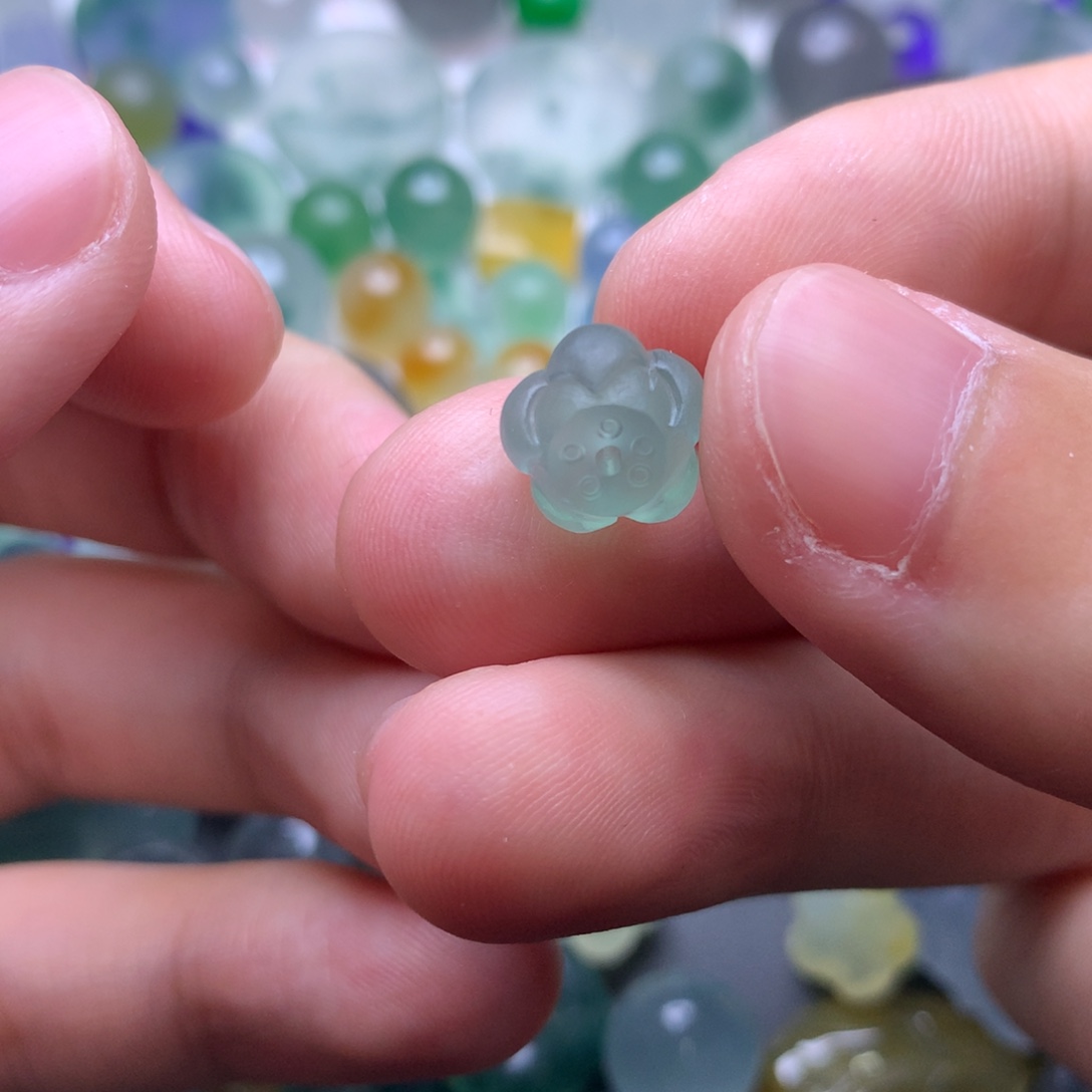 南***：定制翡翠未镶嵌挂件