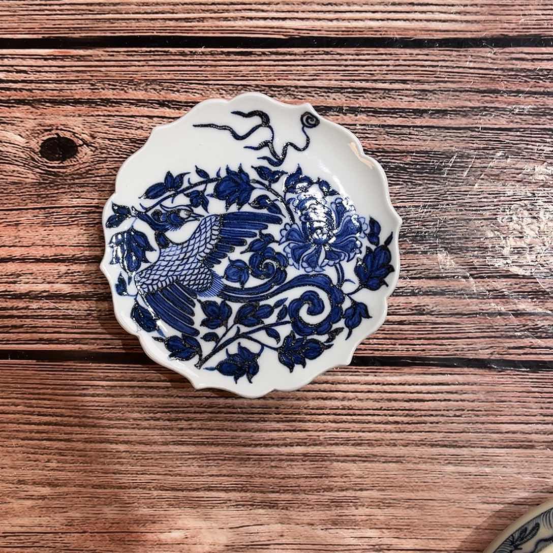 元青花透明釉葵口杯垫