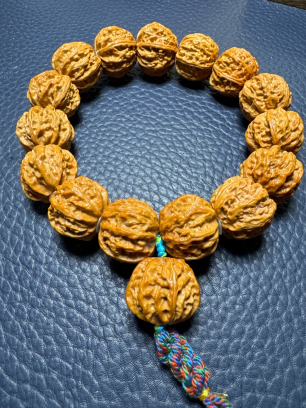 珊瑚纹八棱手持26左右小核桃手持