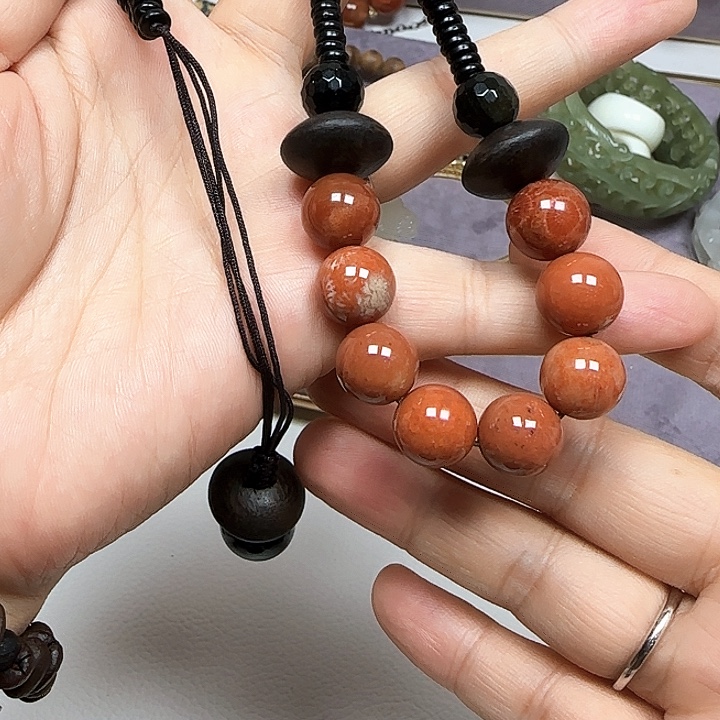 石英质玉未镶嵌颈饰