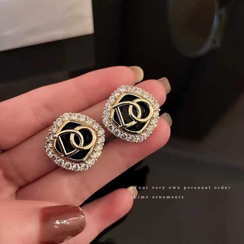  轻奢微镶钻锆石字母do方形小众法式设计高级感耳钉耳饰