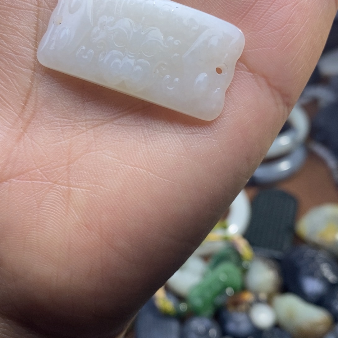 优***美和田玉未镶嵌颈饰