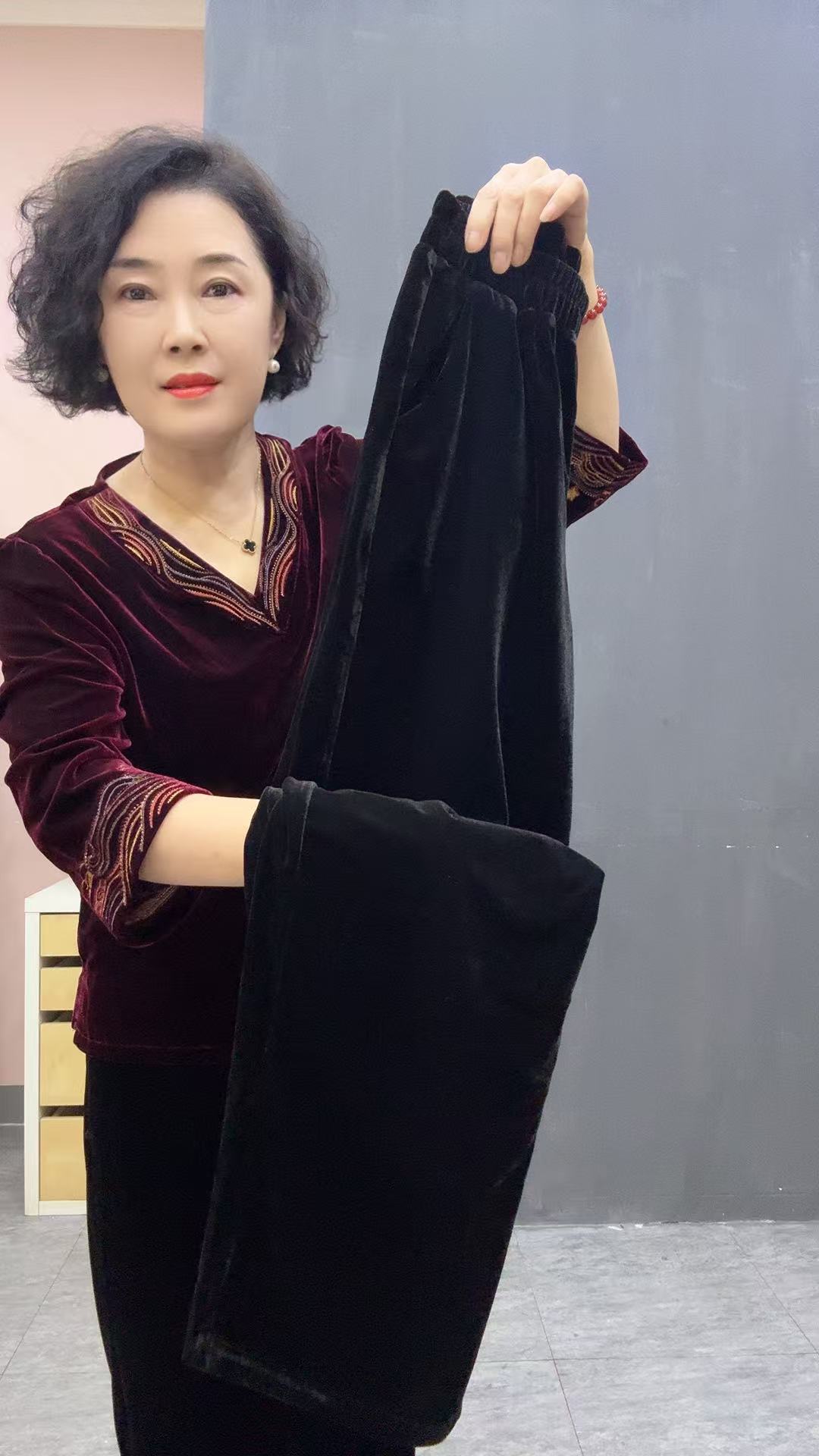 小脚松紧腰百搭显瘦加大码丝绒裤