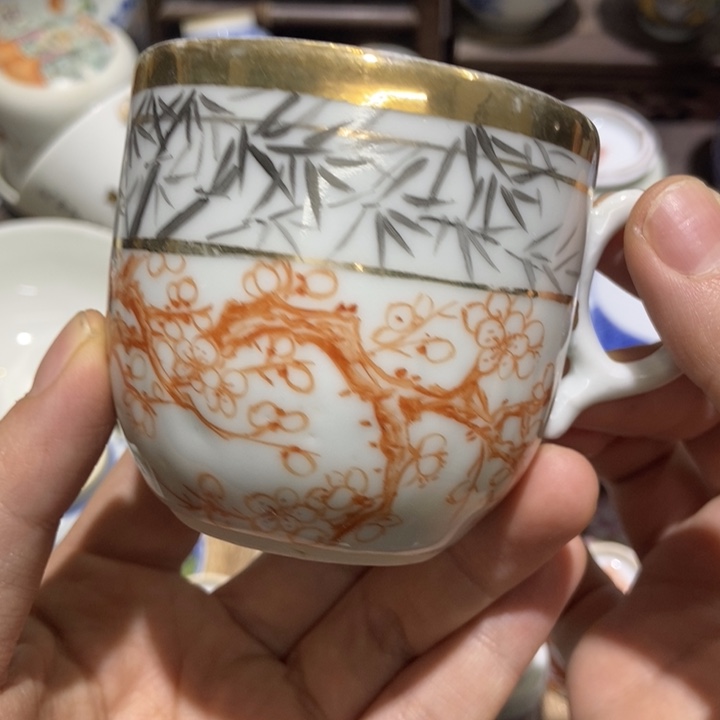 年***堆陶瓷艺术品的制作