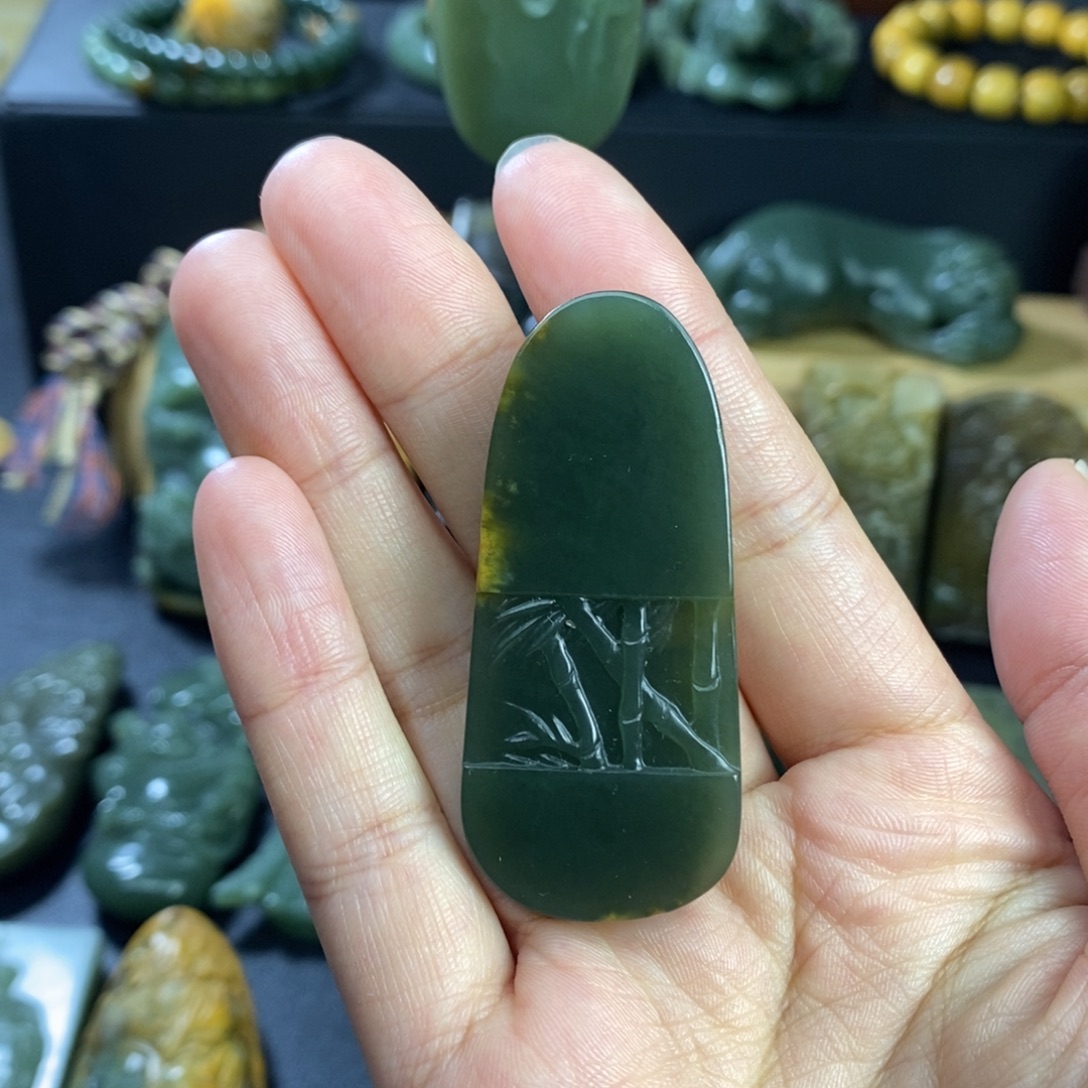 岫岩河磨玉（透闪石质玉）未镶嵌挂件