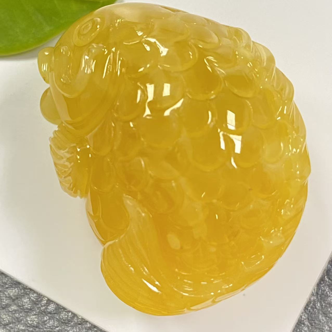 「戴琴珠宝」Q1336-蜜蜡雕刻件吊坠（多样性发其一）
