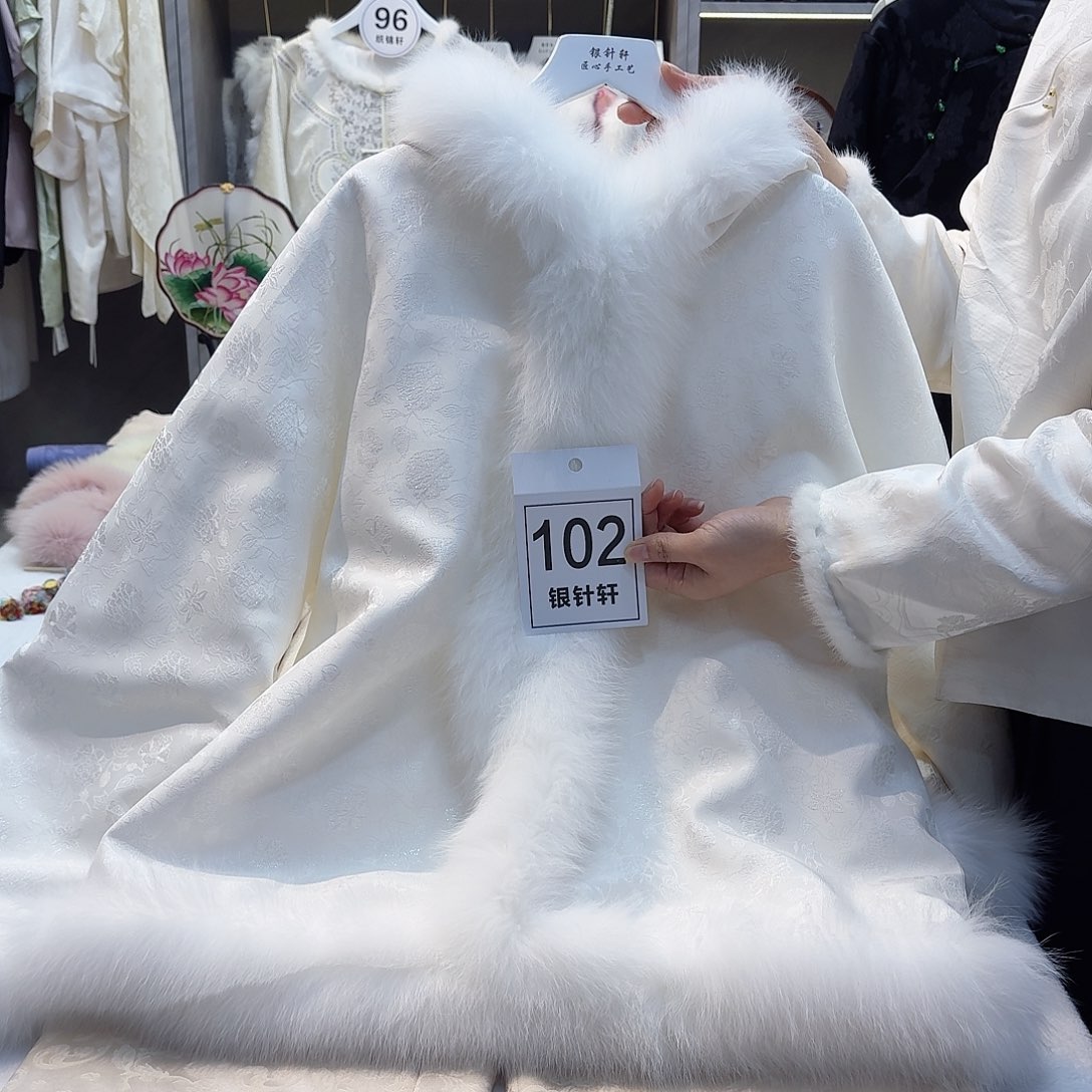 玉***儿非遗传承人的精神风貌与