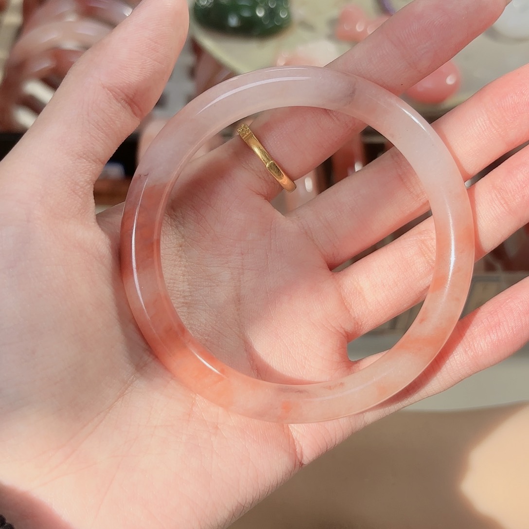 石英质玉手镯未镶嵌喵