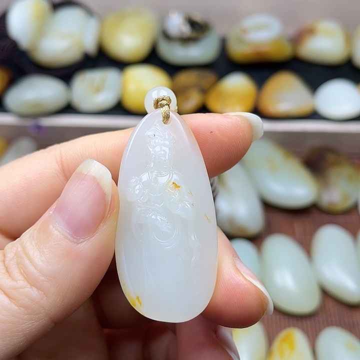 和田玉未镶嵌颈饰