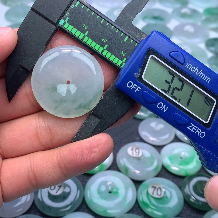 翡翠颈饰未镶嵌缅甸天然A货翡翠