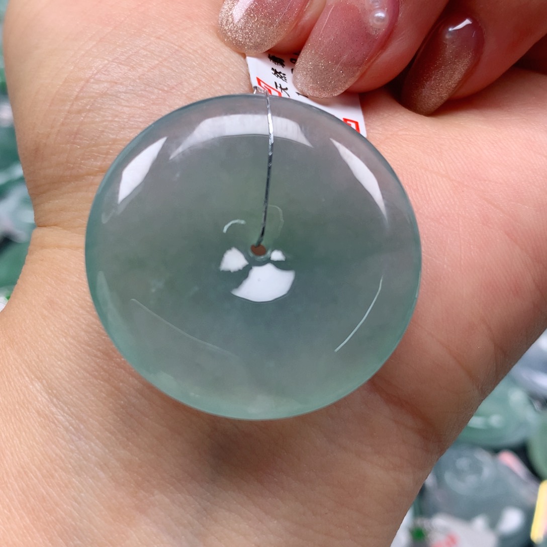 翡翠颈饰未镶嵌天然翡翠