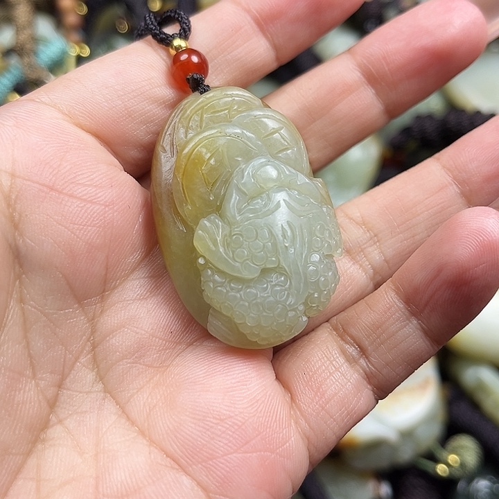 和田玉未镶嵌颈饰