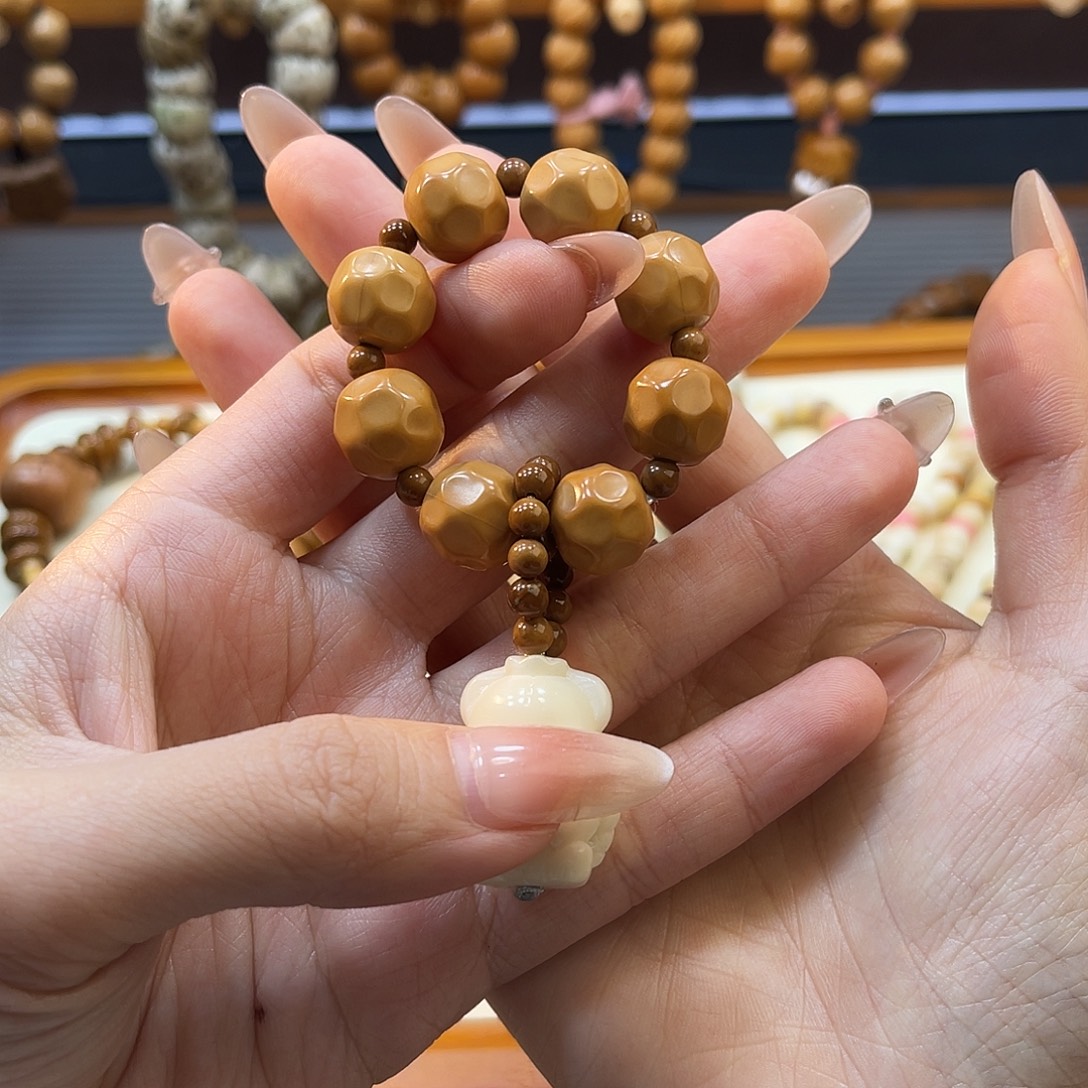 黄***半手串/手链核桃提溜换白色鱼