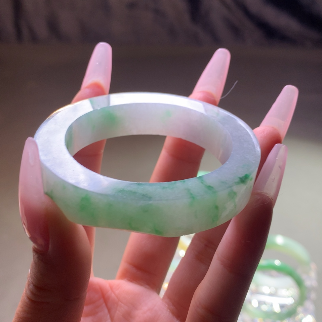 定制翡翠未镶嵌手镯