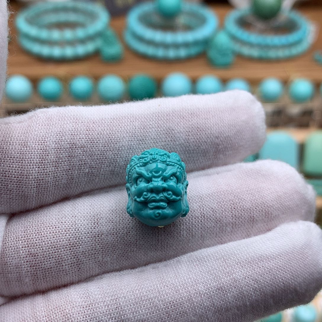 绿松石未镶嵌珠宝奇石