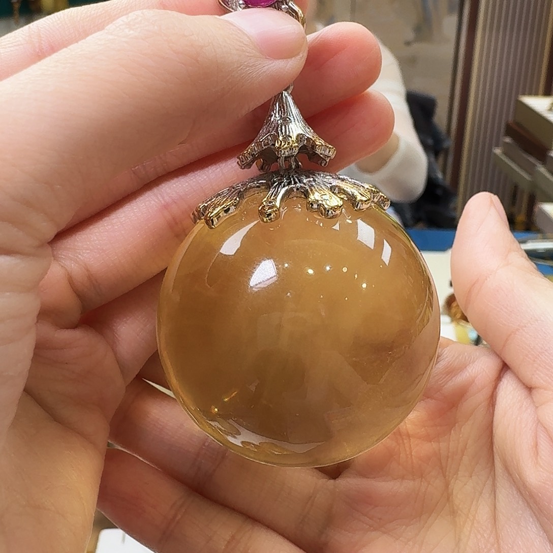 琥珀未镶嵌颈饰吊坠