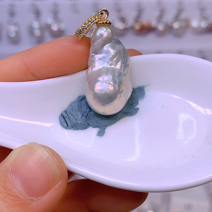 淡水珍珠颈饰合金