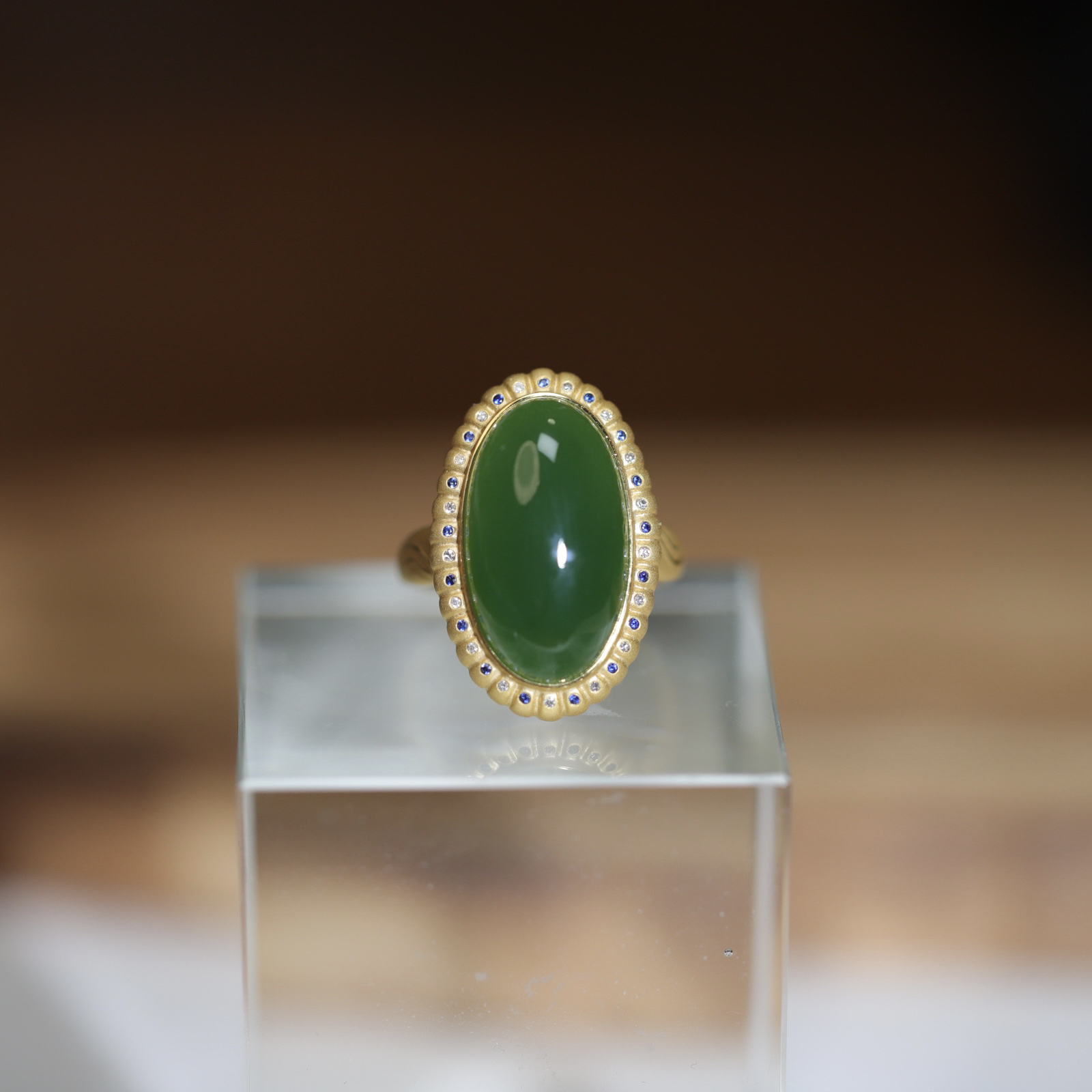 碧玉椭圆戒指18K金镶嵌和田玉