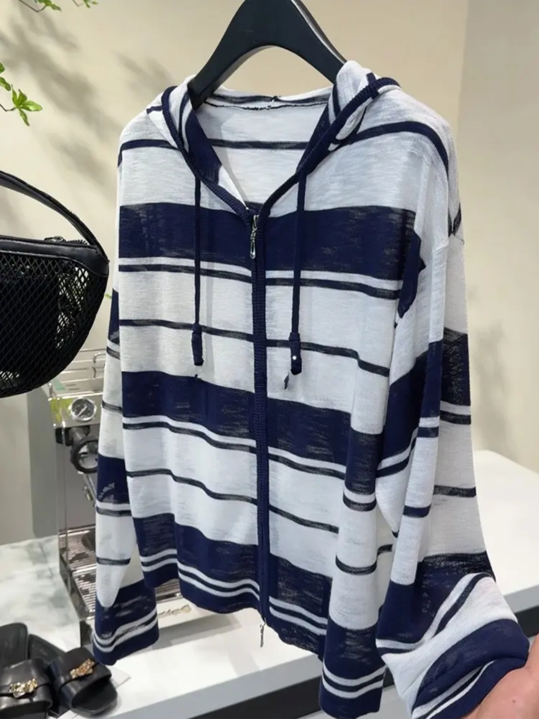 大码早秋拉链连帽撞色条纹显瘦时尚胖mm开衫百搭宽松女长袖针织衫