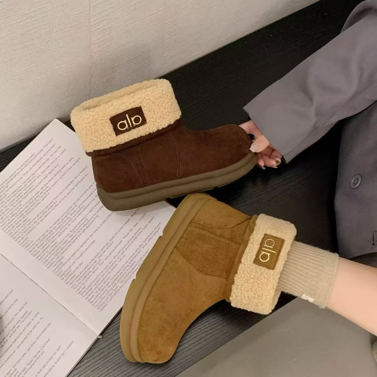 保暖厚底勃肯短筒羊羔毛毛短靴女冬季加绒加厚一脚蹬棉靴