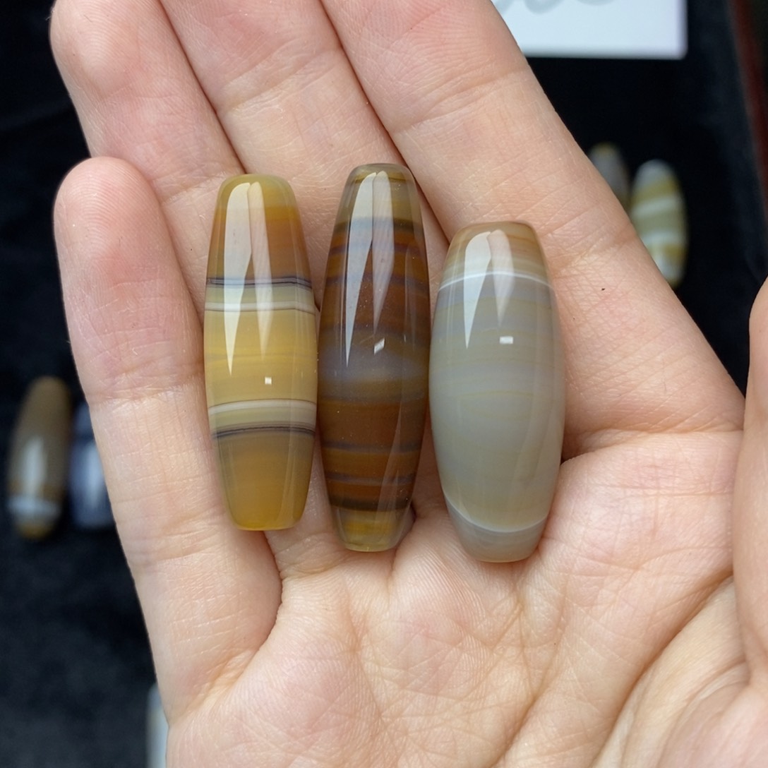 玛瑙/玉髓颈饰未镶嵌?