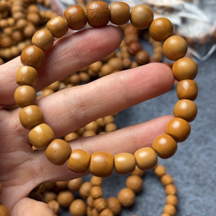 猴头核桃手串瑕疵