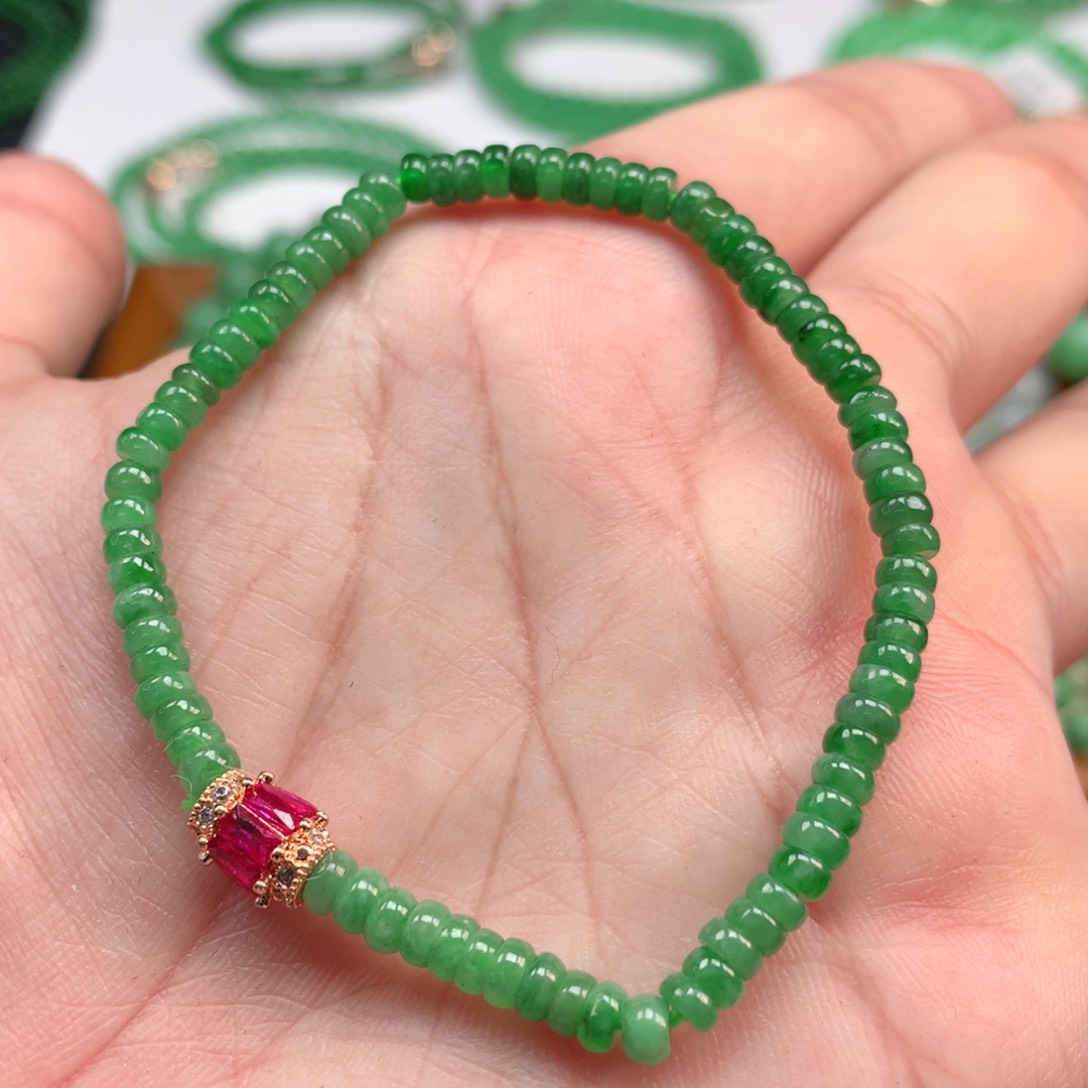 翡翠手链未镶嵌翡翠