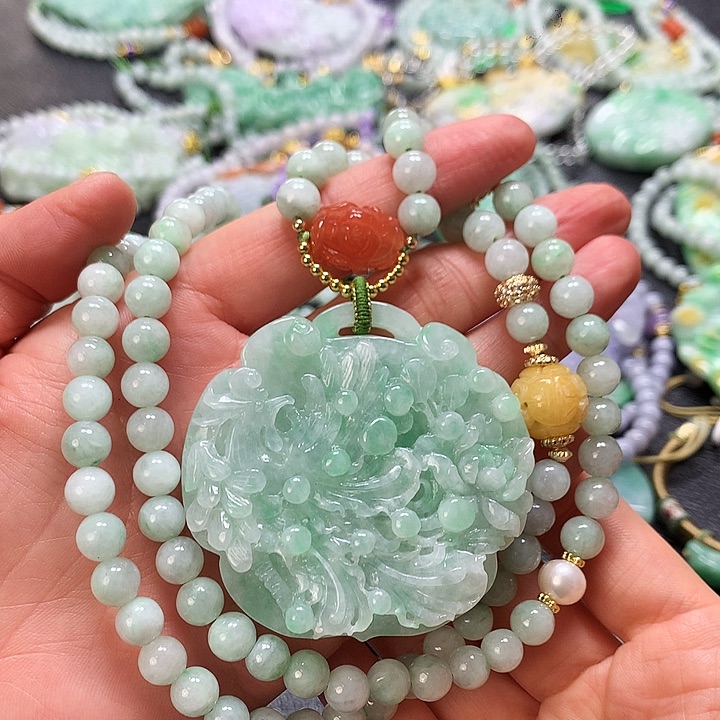 翡翠颈饰未镶嵌吊坠